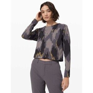 Women's Lululemon Take The Movement by ROBERT GELLER Long Sleeve Camo Top M